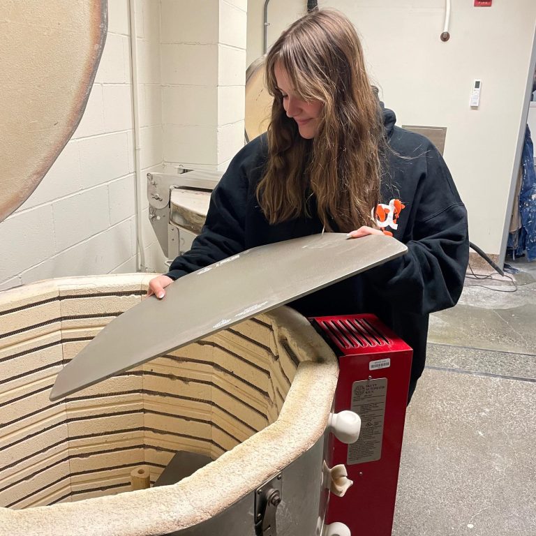 Ceramics Class Kiln Equipment